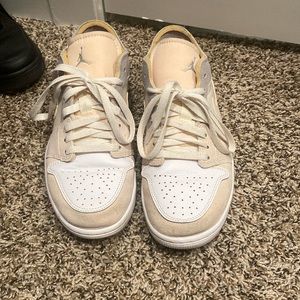 LIKE NEW JORDANS
